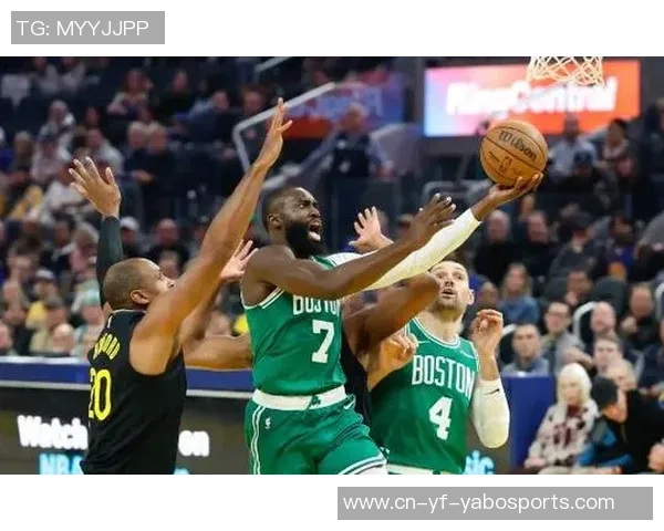 布朗闪耀全场成队史第二位单场斩获40分5板5助5断的传奇球员